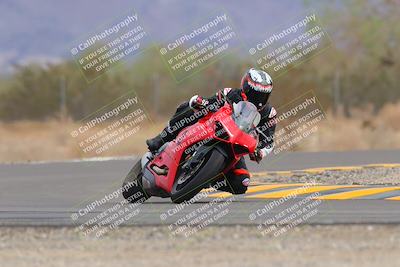 media/Sep-10-2022-SoCal Trackdays (Sat) [[a5bf35bb4a]]/Turn 6 (1140am)/